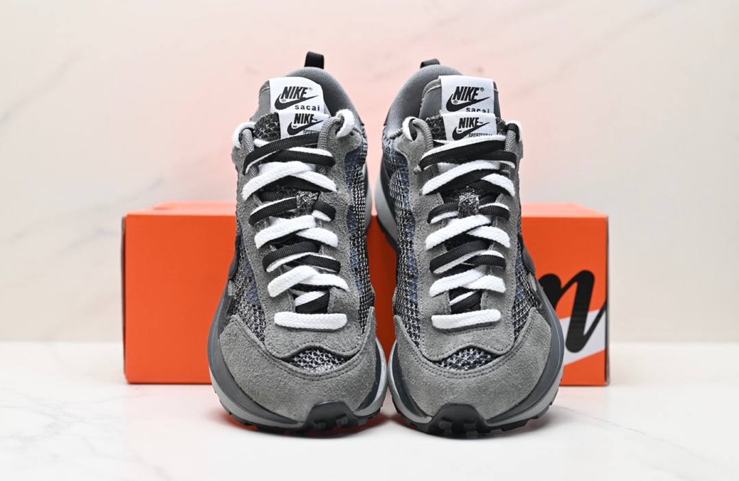 Обувки Sacai VaporWaffle Grey/Black