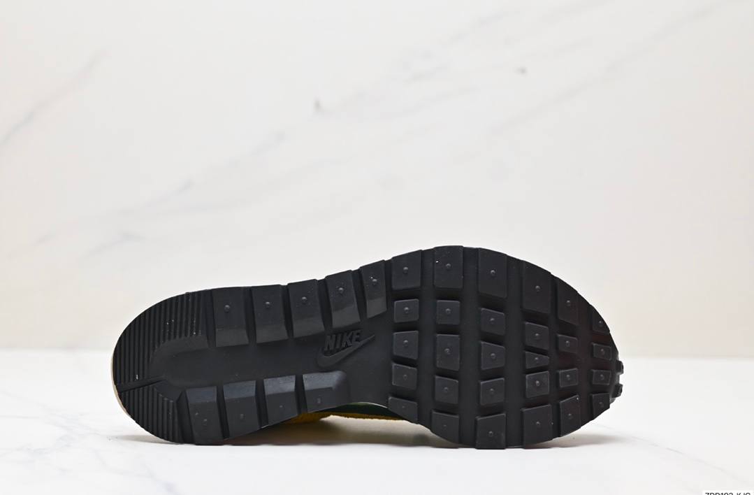 Обувки Sacai VaporWaffle Tour Yellow