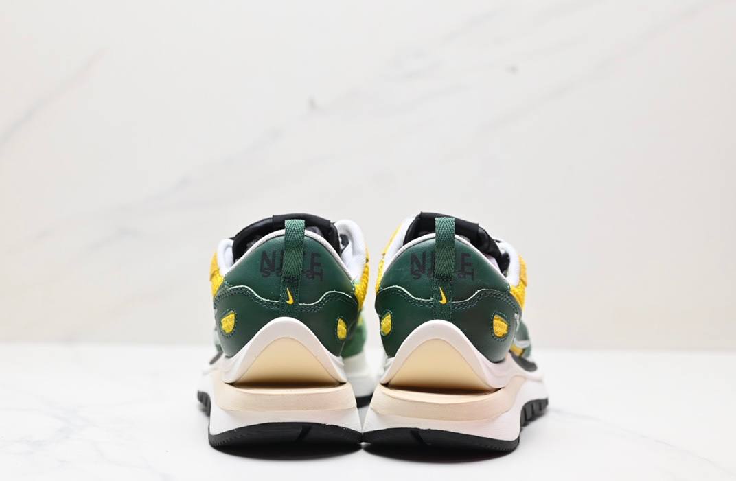 Обувки Sacai VaporWaffle Tour Yellow