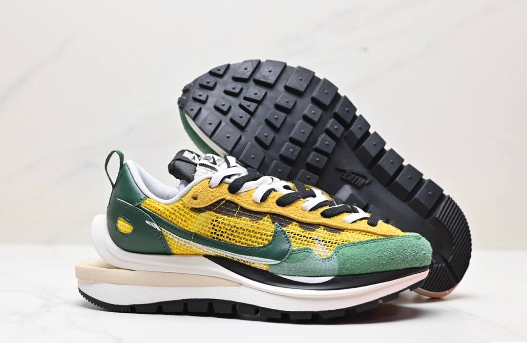 Обувки Sacai VaporWaffle Tour Yellow