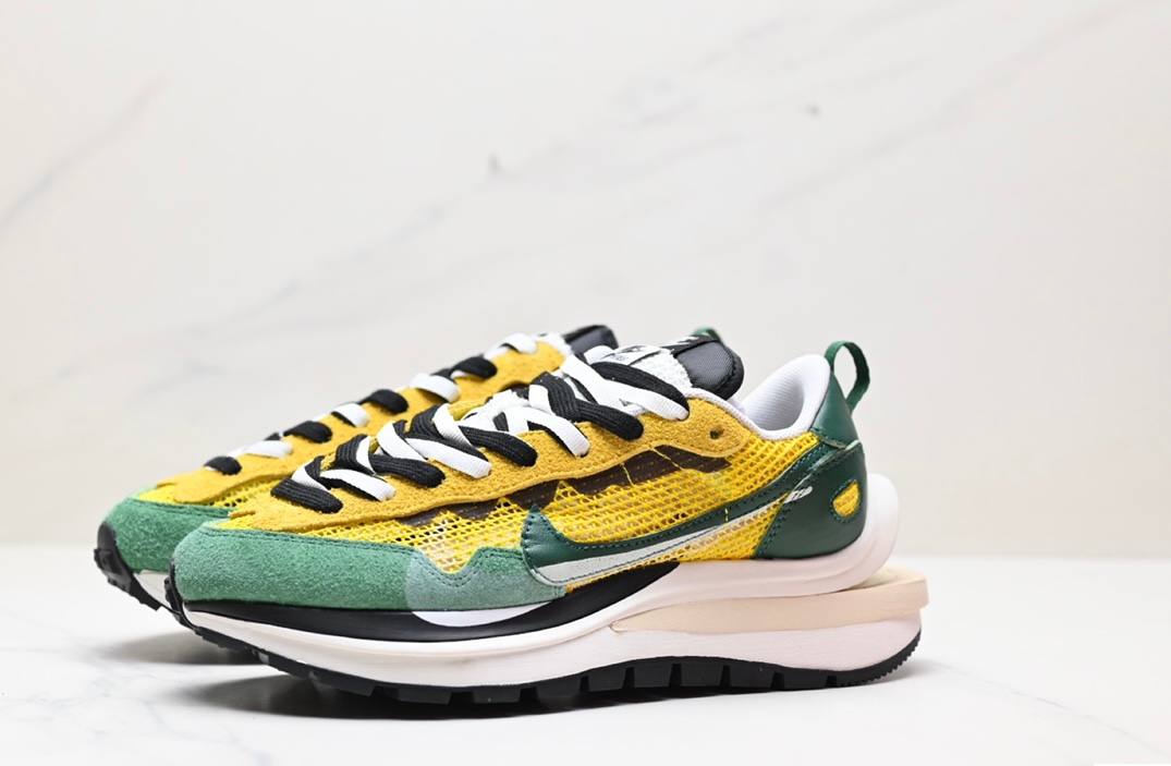 Обувки Sacai VaporWaffle Tour Yellow