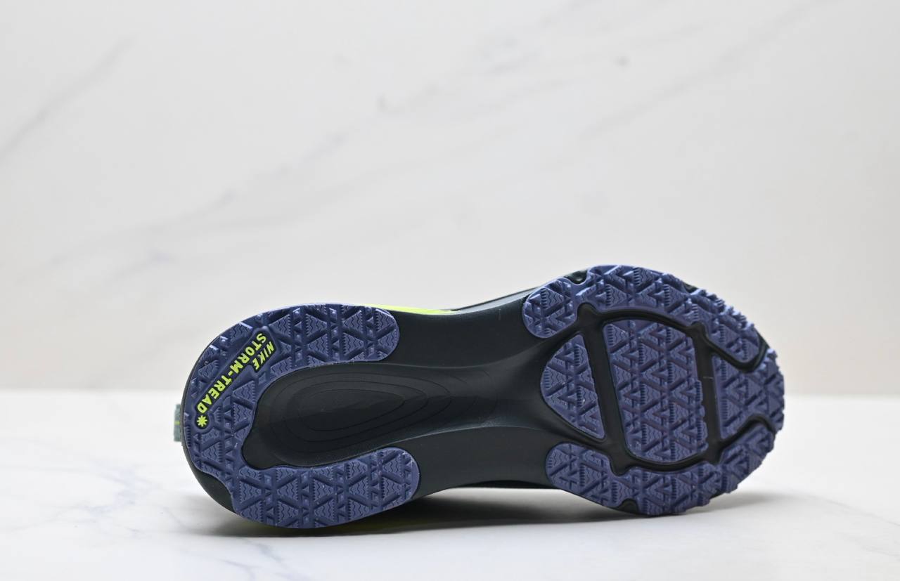 Обувки Vomero 18 GORE-TEX Seaweed Cannon