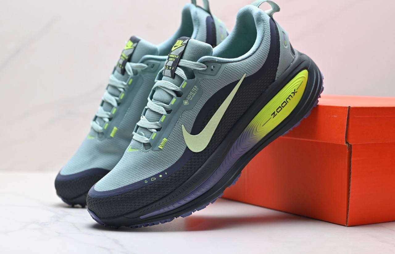 Обувки Vomero 18 GORE-TEX Seaweed Cannon