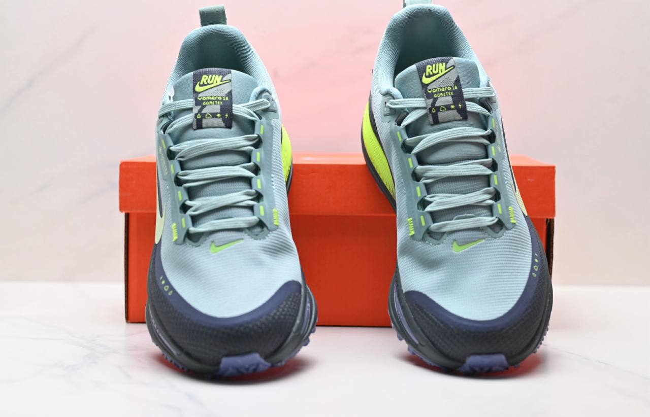 Обувки Vomero 18 GORE-TEX Seaweed Cannon