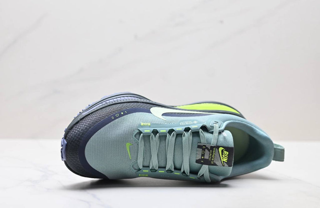 Обувки Vomero 18 GORE-TEX Seaweed Cannon